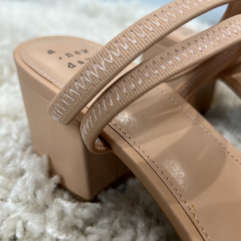 A NEW DAY OPEN TOE NUDE HEAL SIZE 9 - Picture 2 of 4